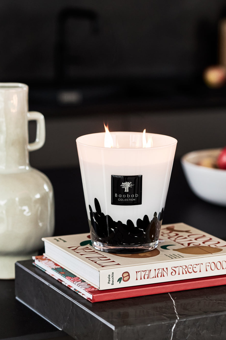 BAOBAB Свеча ароматическая Feathers из коллекции Feathers: шафран, черная роза, уд