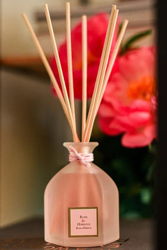COLLINES DE PROVENCE Диффузор Rose and Hibiscus