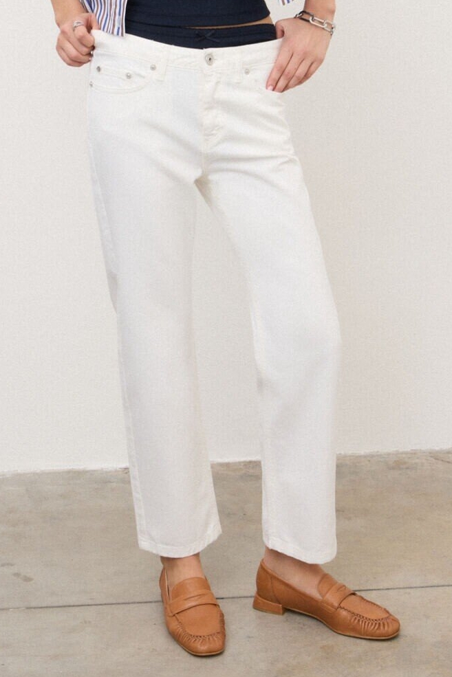 OTTOD'AME Джинсы Boysh из белоснежного денима прямого кроя