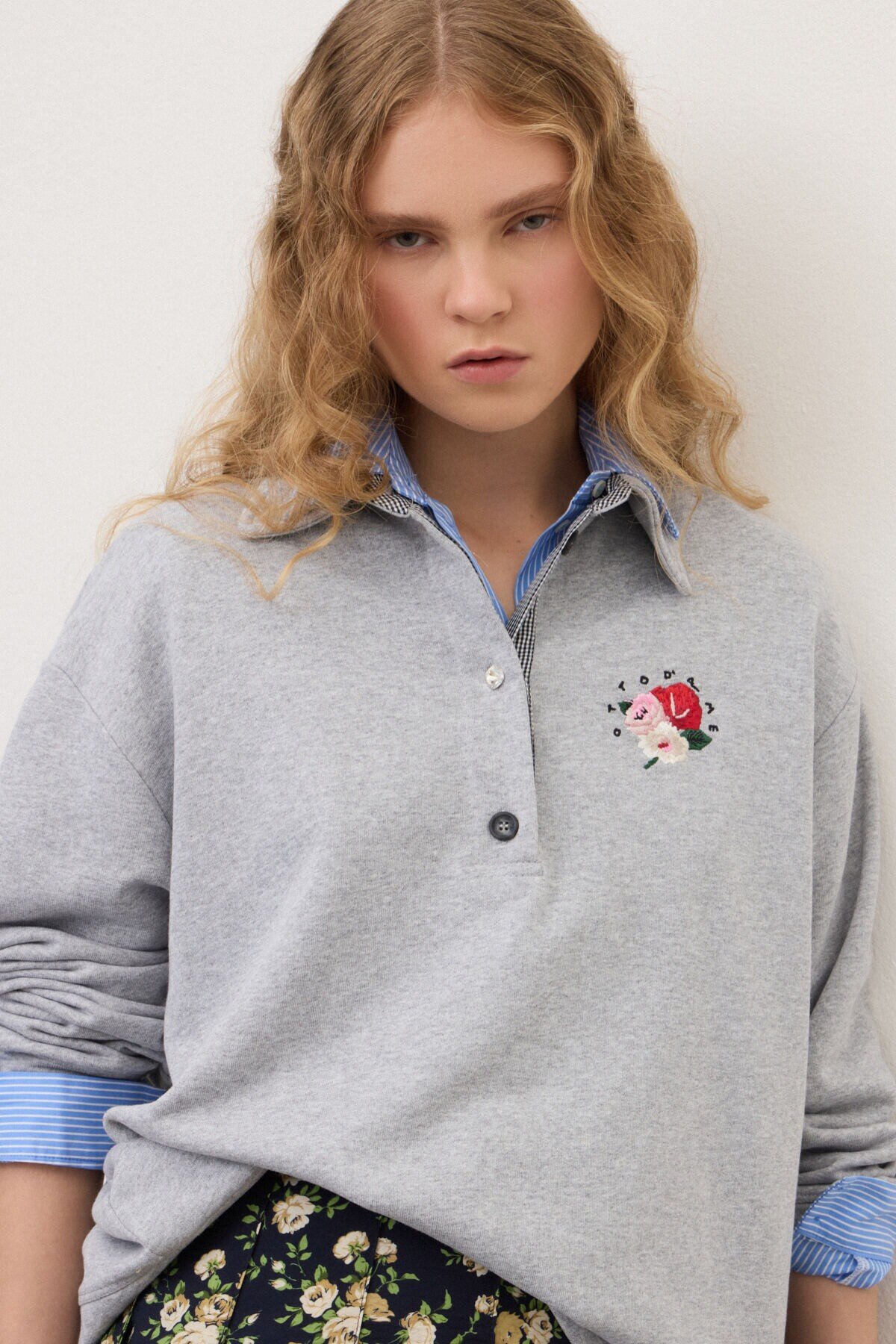 OTTOD'AME  Свитшот поло с вышивкой «Цветы»