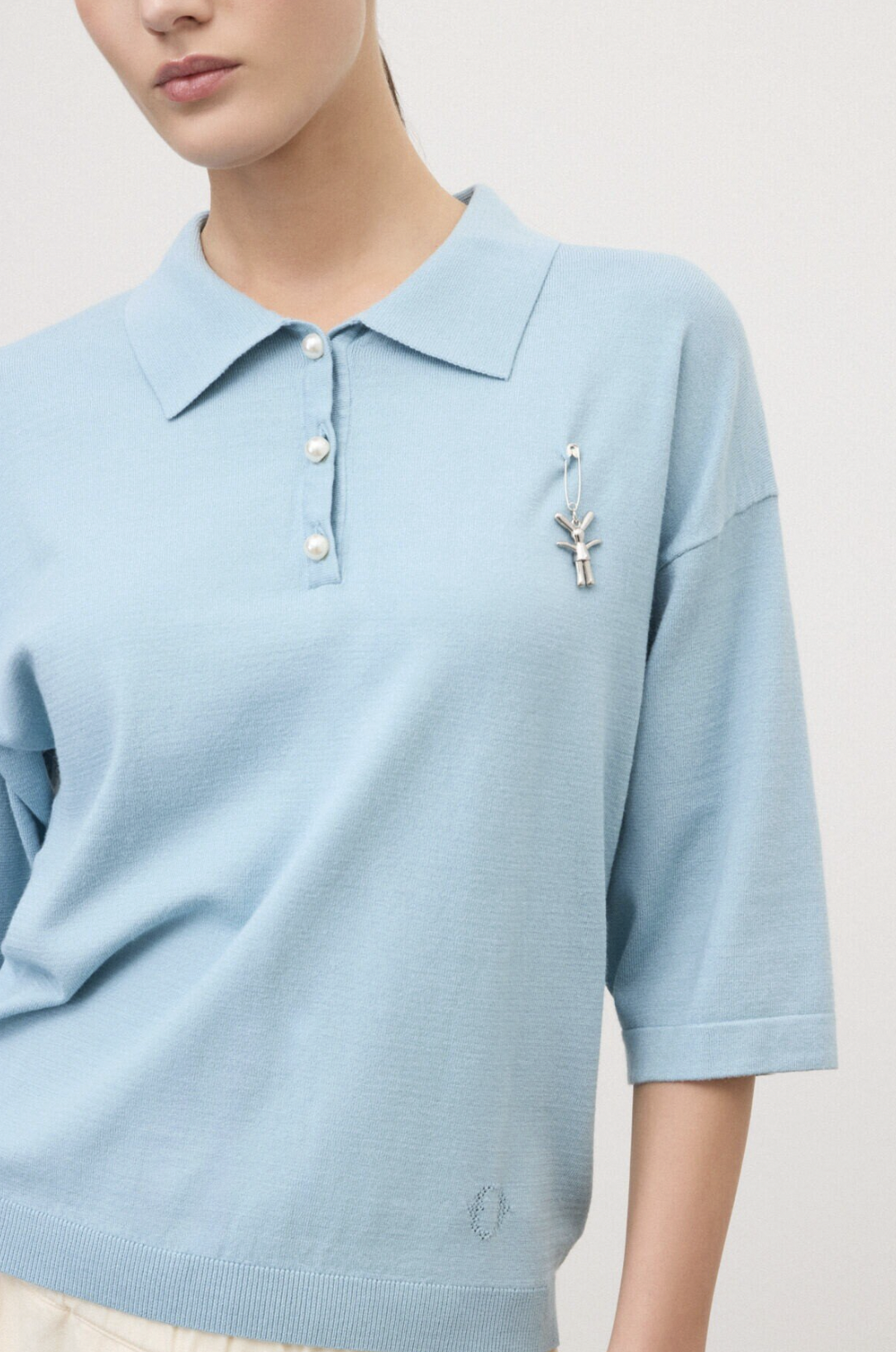 OTTOD'AME  Поло из трикотажа с жемчужными пуговицами из вискозы небесно-голубого оттенка