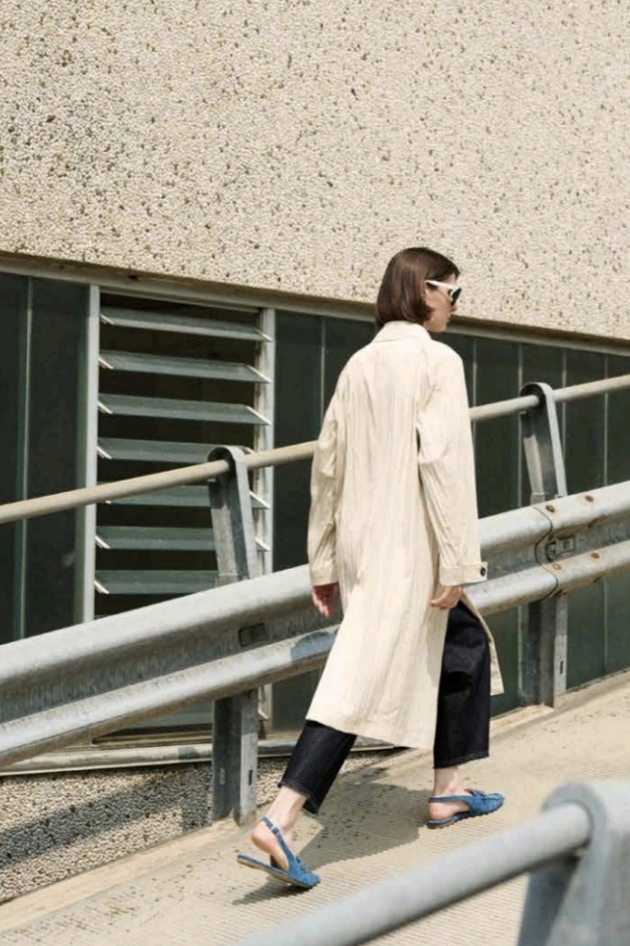 TELA Тренчкот VISCHIO длины миди из жатого технонейлона с водоотталкивающими свойствами