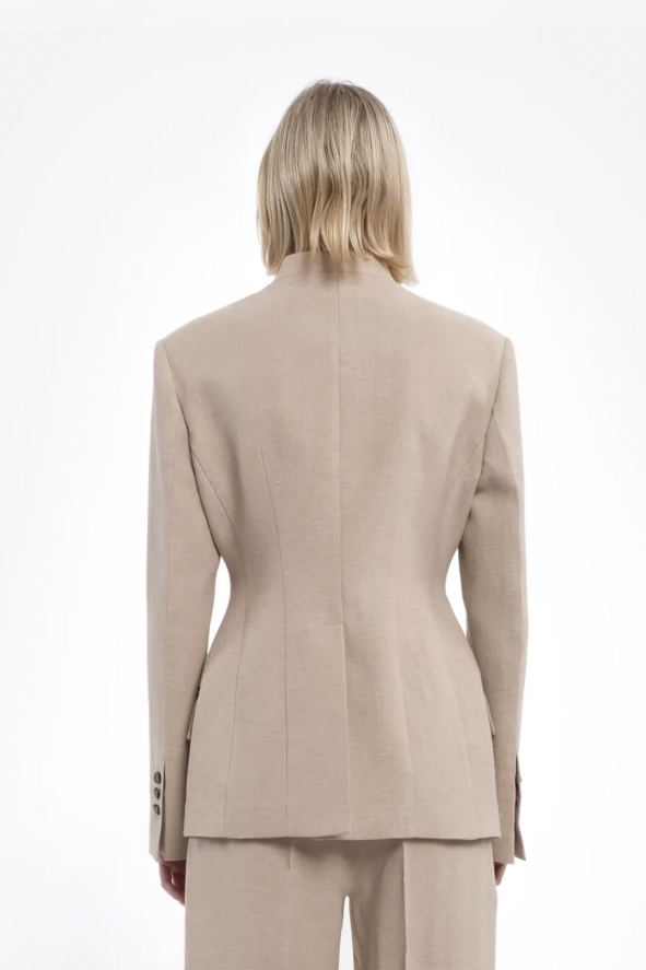 TELA Жакет CLES двубортный приталенного кроя из фактурного льна с хлопком оттенка беж