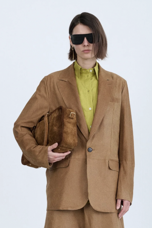 TELA Жакет GOLDEN прямого кроя из вощеной премиальной замши оттенка карамели