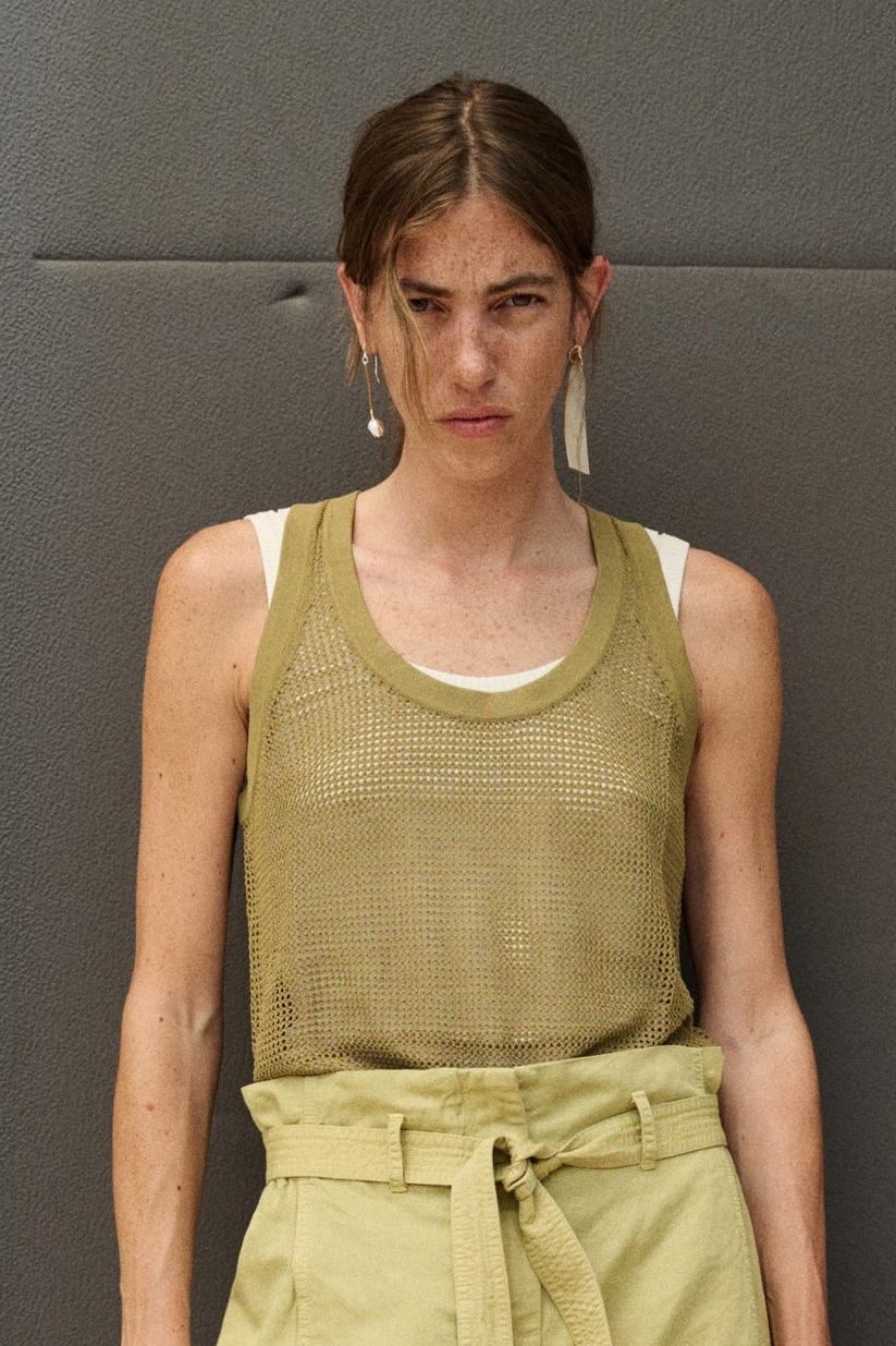 TELA Топ COMBY из сетчатой вискозы оттенка оливы