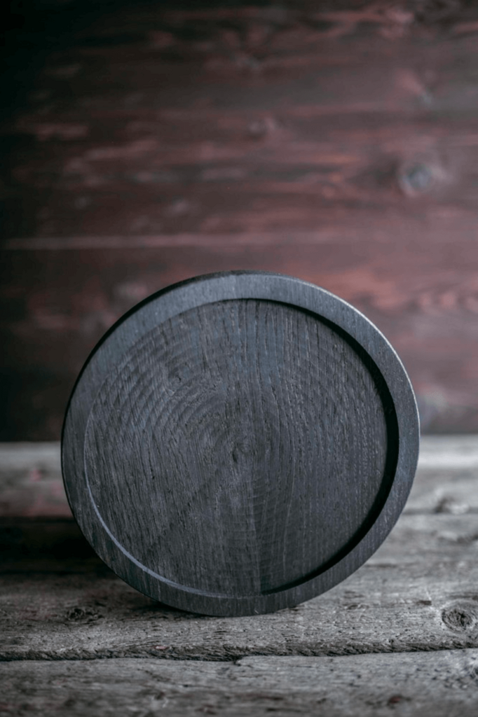 Доска для подачи круглая темная 3