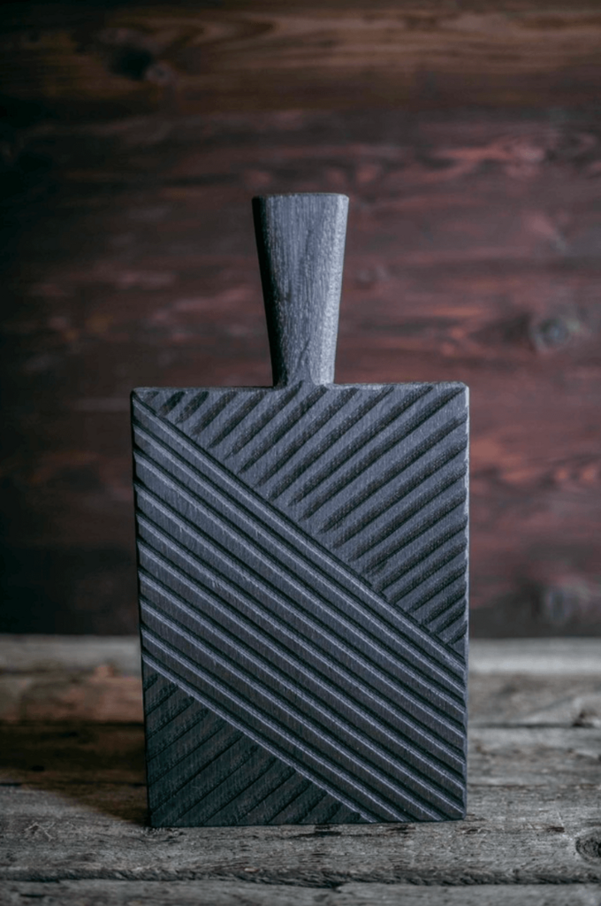 Доска для подачи дизайнерская с узором квадратная темная