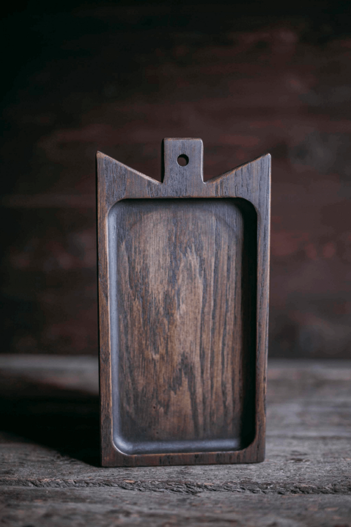 Доска для подачи дизайнерская квадратная темная без ручки