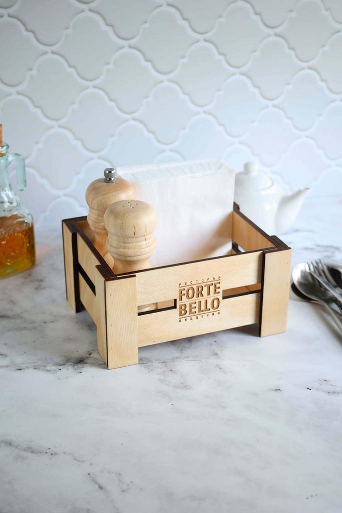 Салфетница из фанеры светлая.