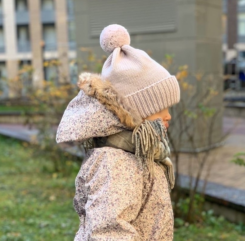 Шапочка-классика с шерстяным помпоном