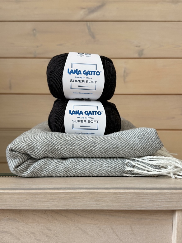 LANA GATTO Super Soft 20214