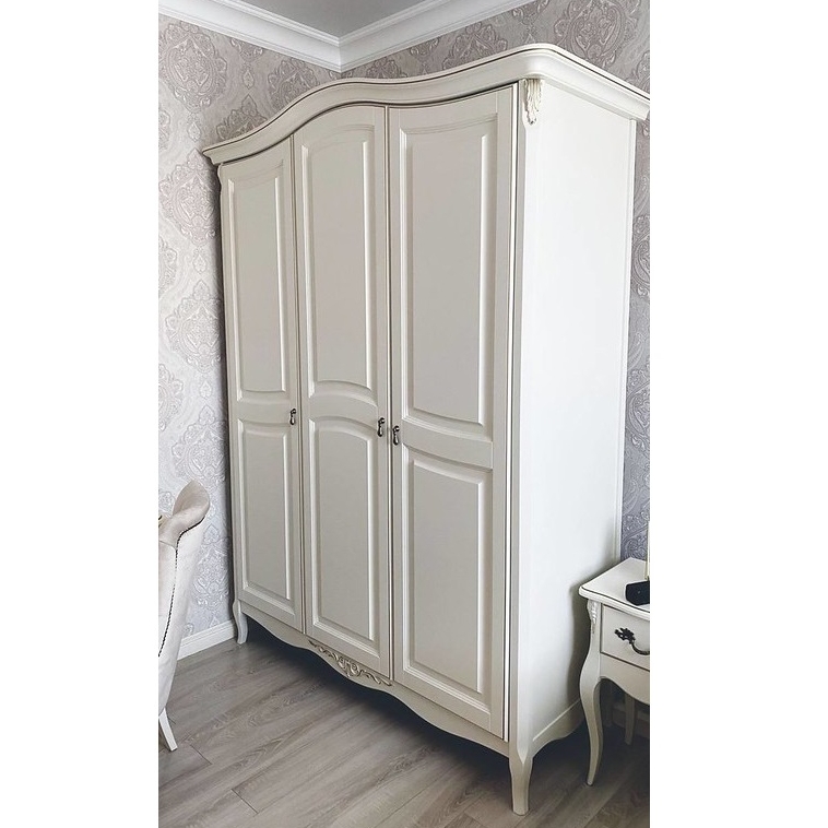 Шкаф 3 дверный R123