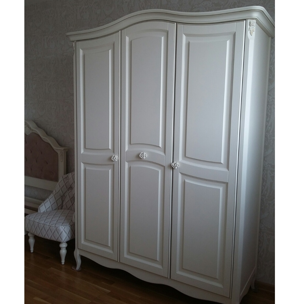 Шкаф 3 дверный G123-K02-G