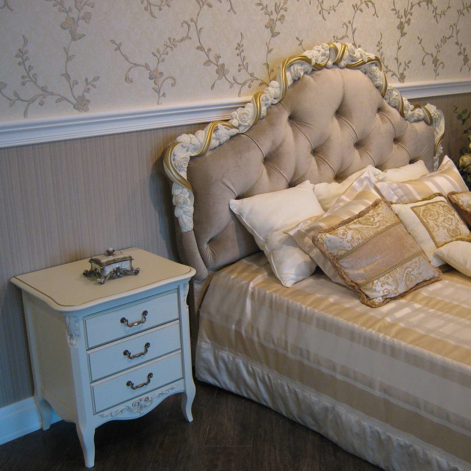 КРОВАТЬ С МЯГКИМ ИЗГОЛОВЬЕМ 160*200 R416-K03-AG-B12