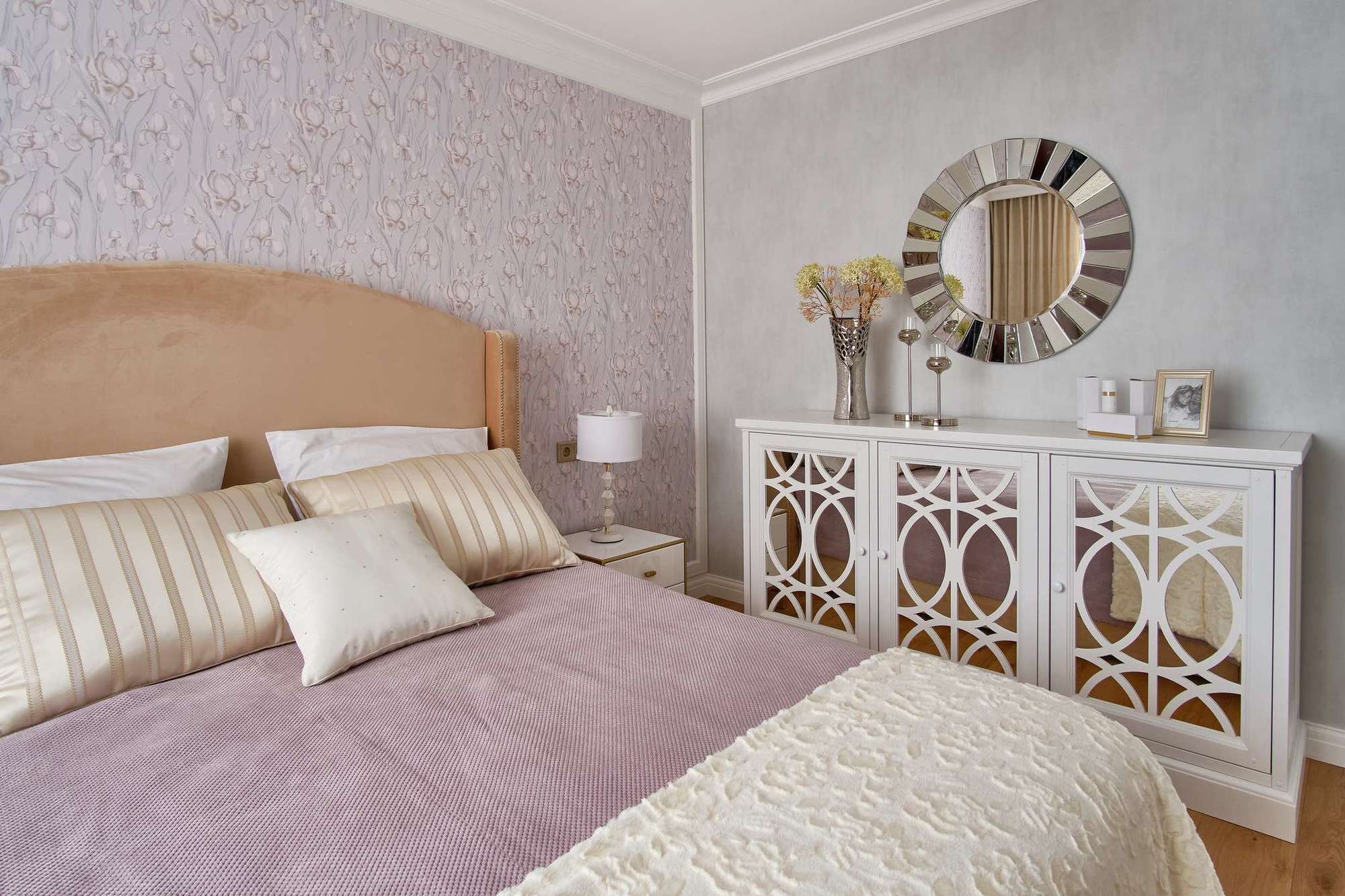 КРОВАТЬ С МЯГКИМ ИЗГОЛОВЬЕМ 180*200 K10