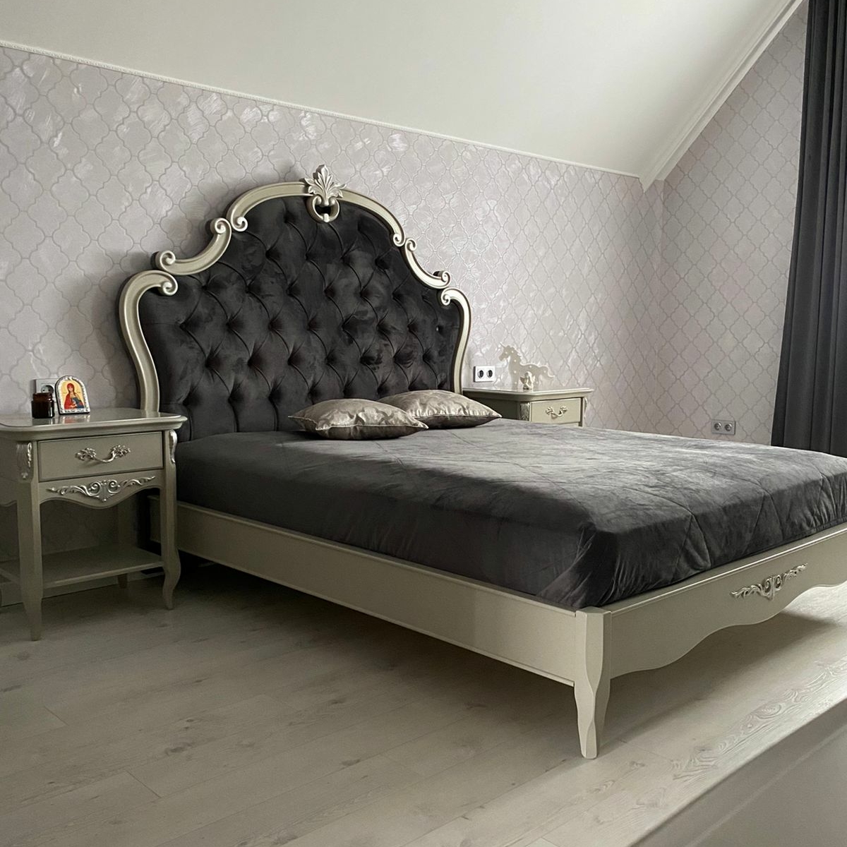 КРОВАТЬ С МЯГКИМ ИЗГОЛОВЬЕМ 180*200 A538