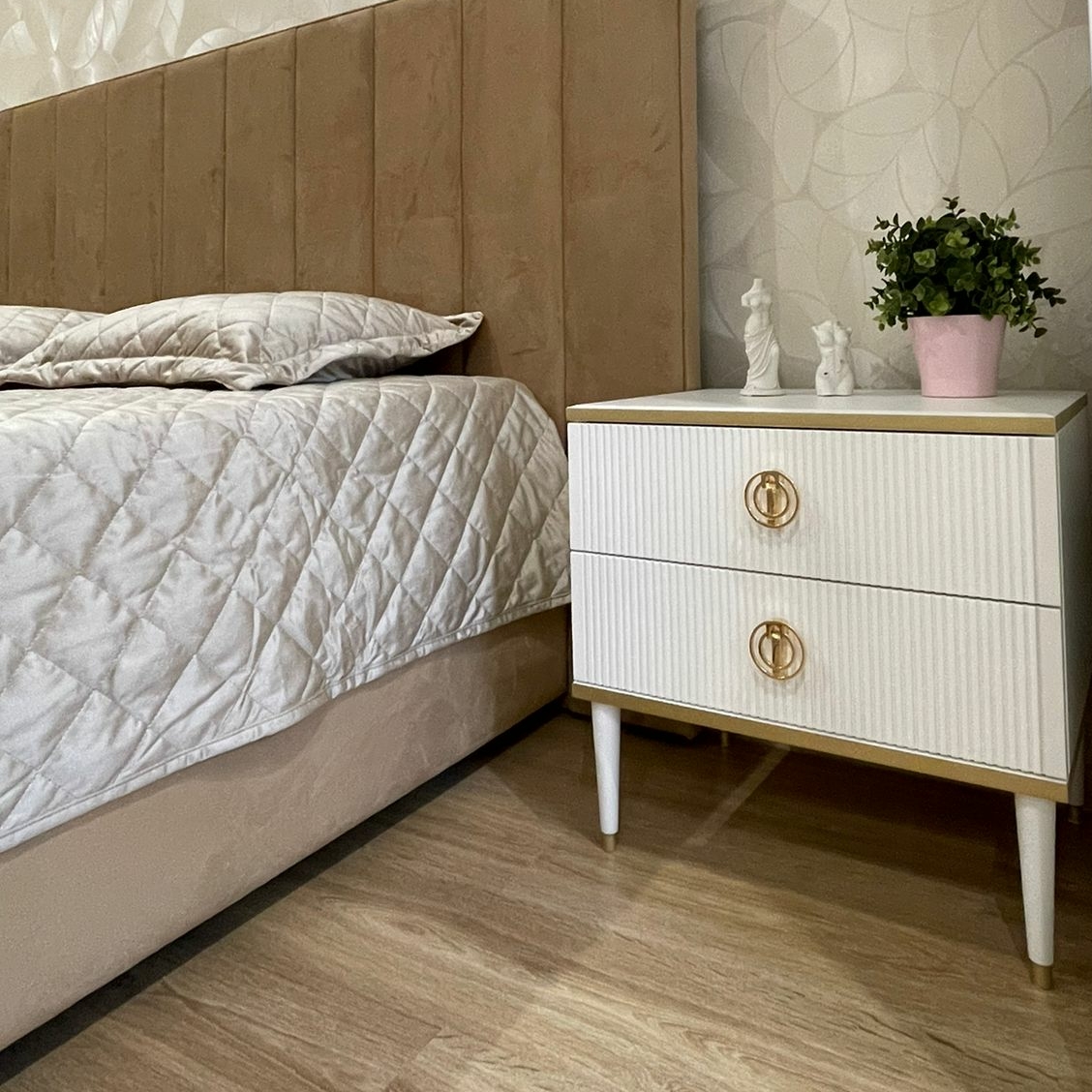 Тумба прикроватная с 2 ящиками