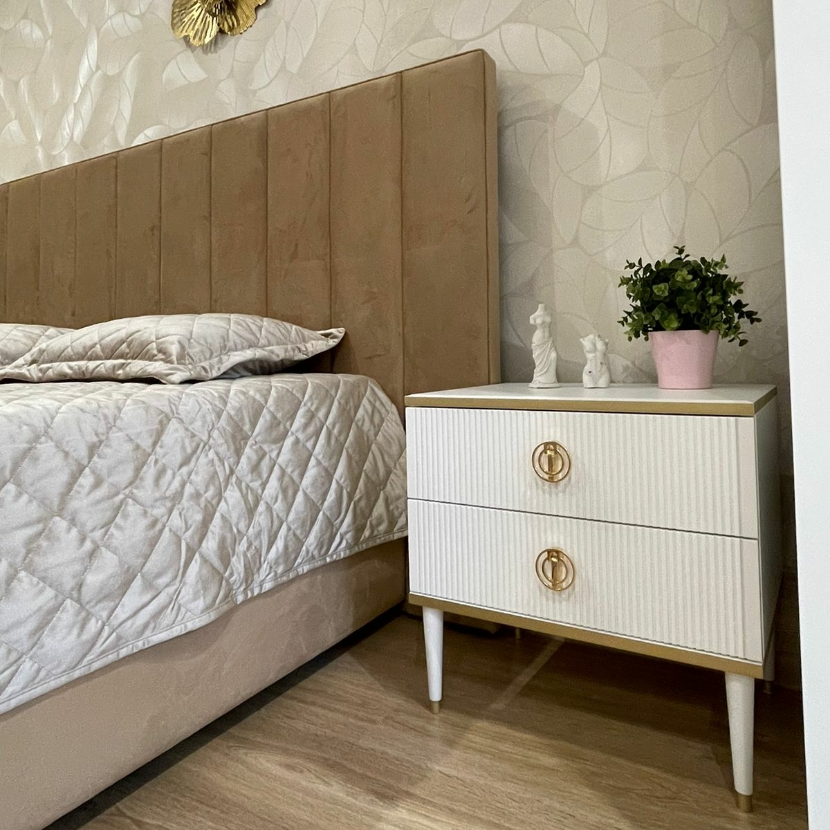 КРОВАТЬ С МЯГКИМ ИЗГОЛОВЬЕМ 120*200 GLO120