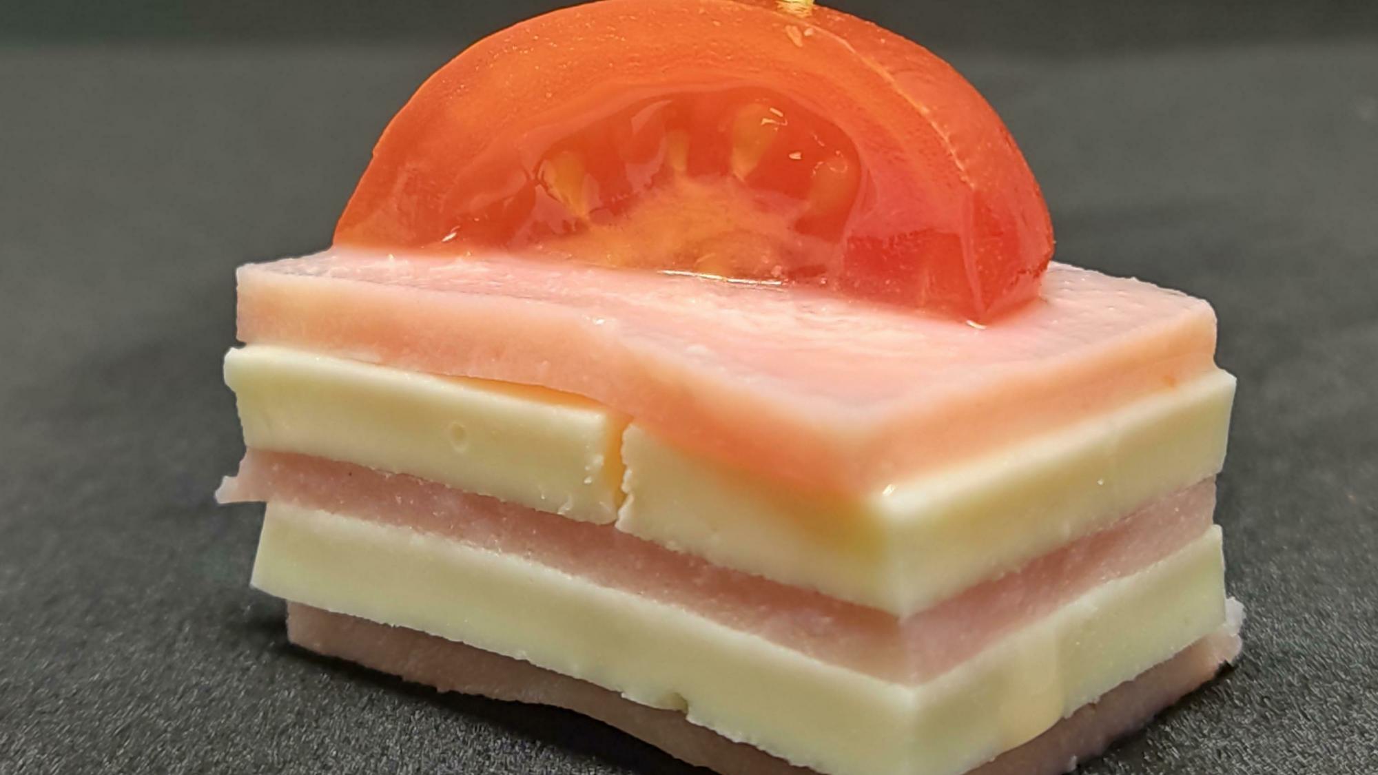 Канапе из сыра с ветчиной и помидором черри