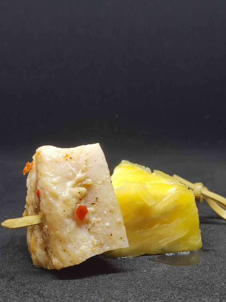 Куриная грудка в кисло-сладком соусе с ананасом