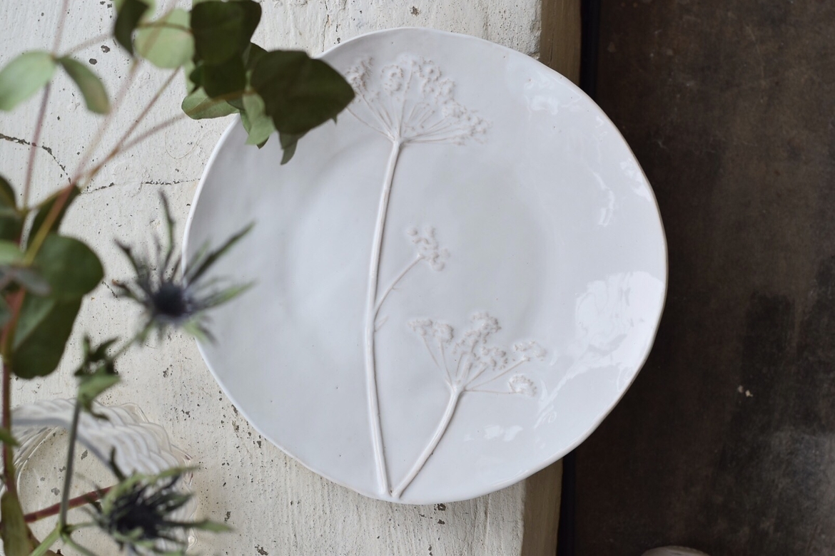 Керамическая тарелка ручной работы