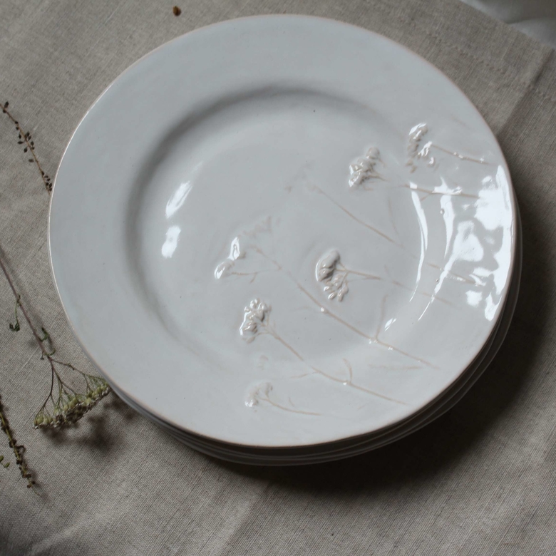 Тарелка с оттиском Тысячелистник молочная