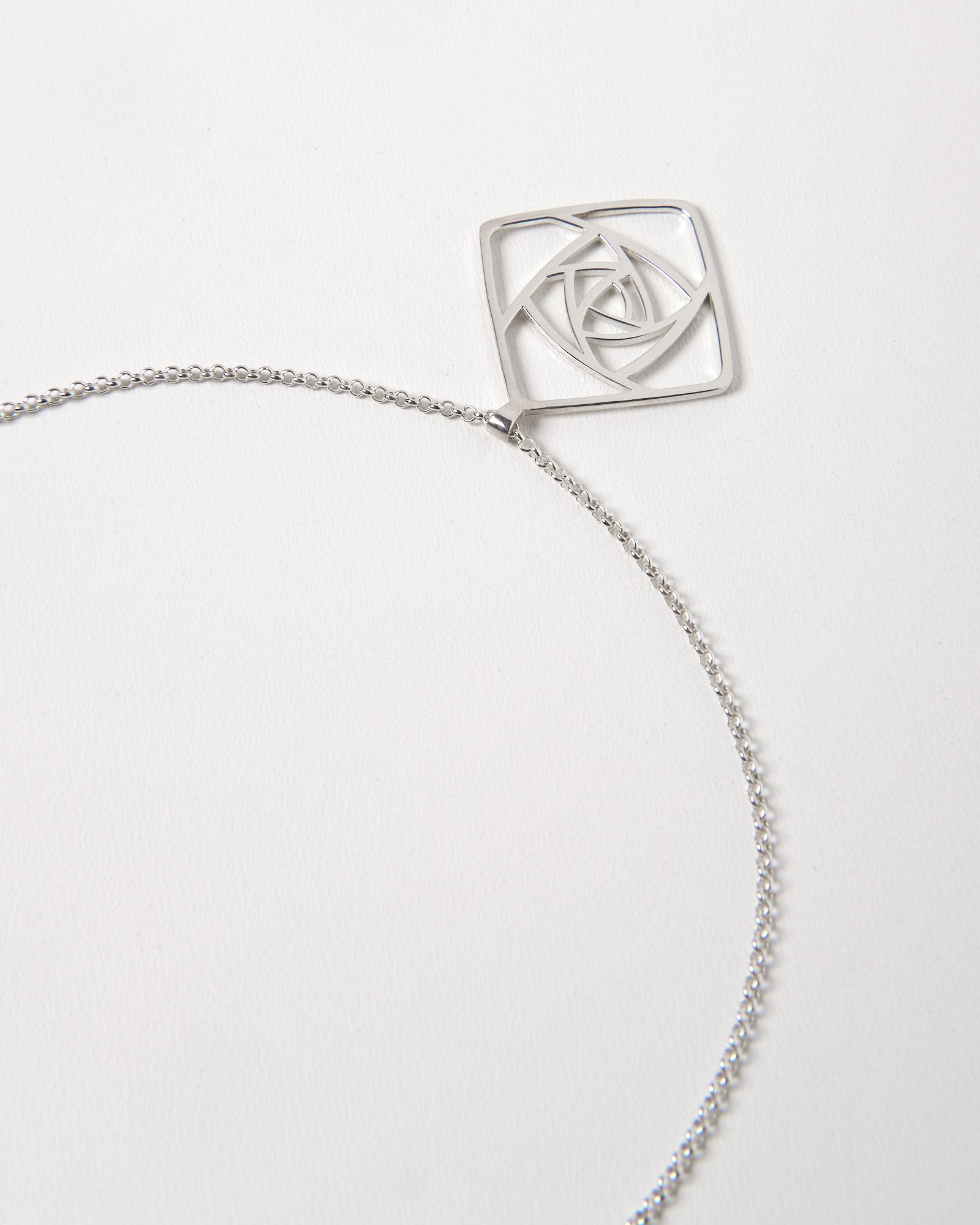 Роза Макинтоша | подвеска (квадрат)