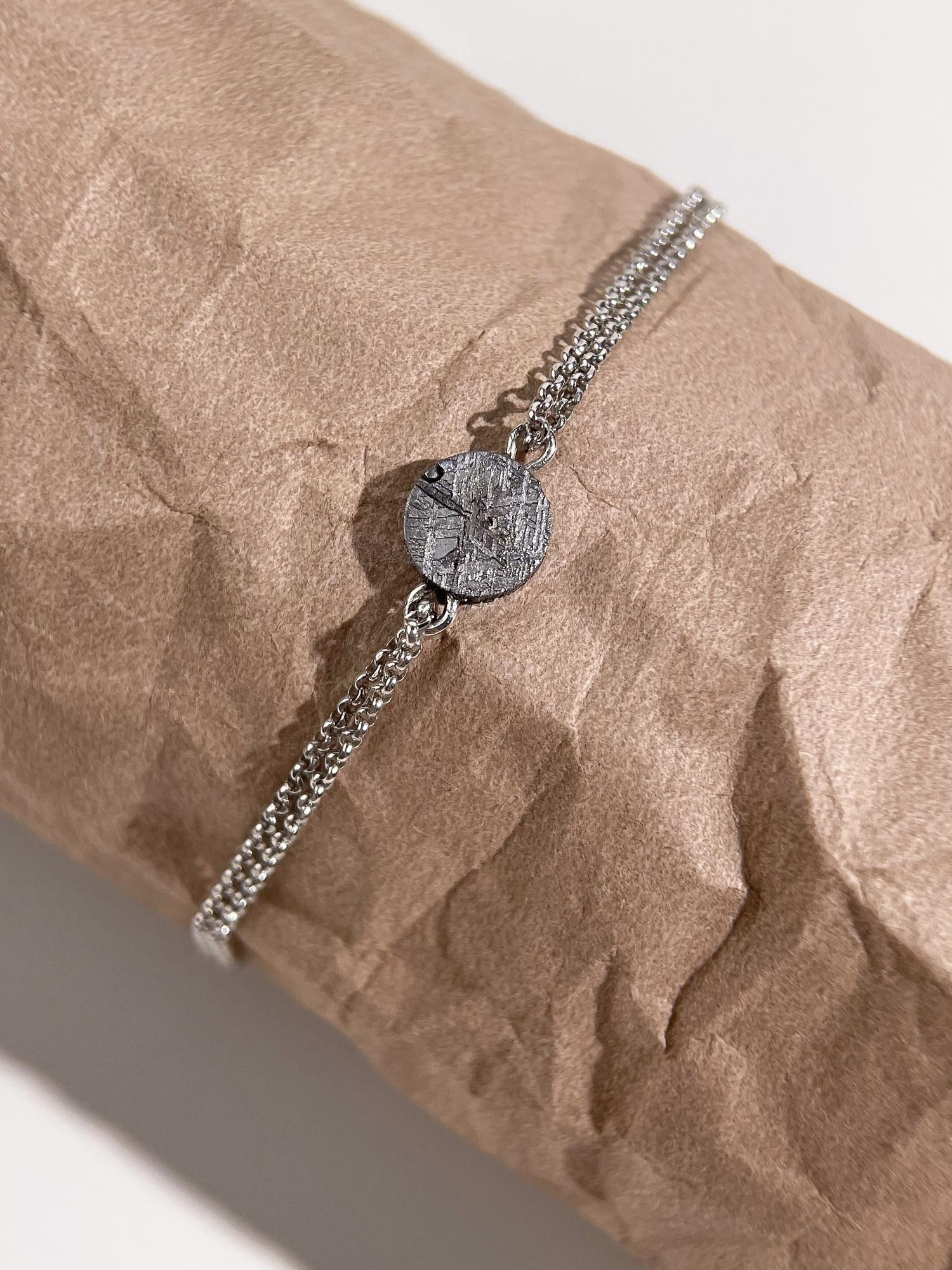 Браслет с двойной цепочкой