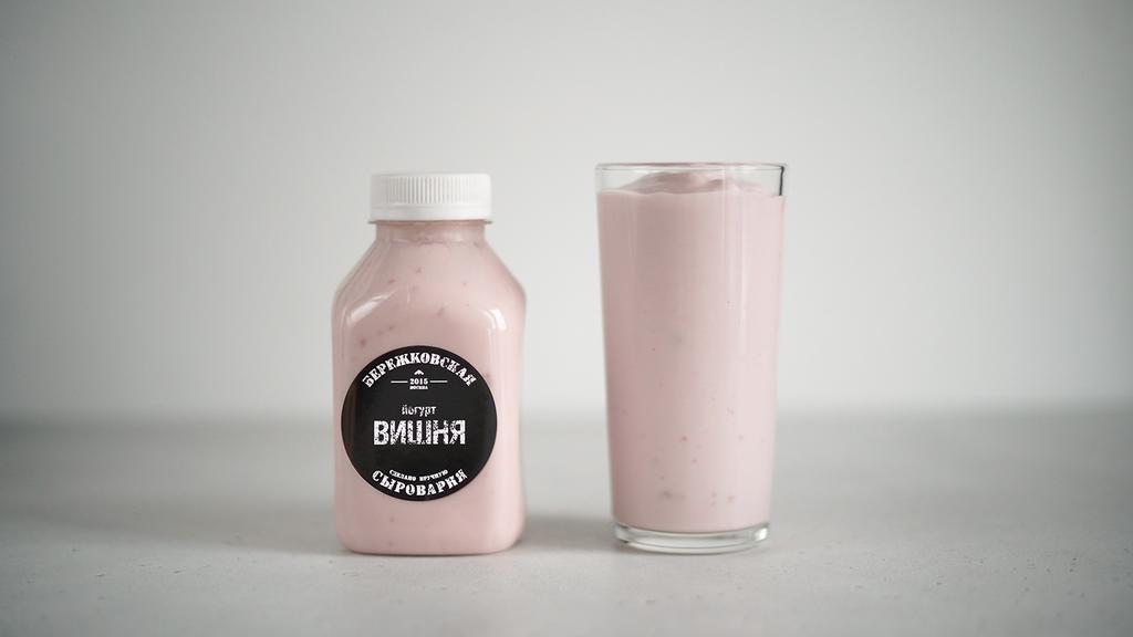 Йогурт питьевой Вишня, 300 мл