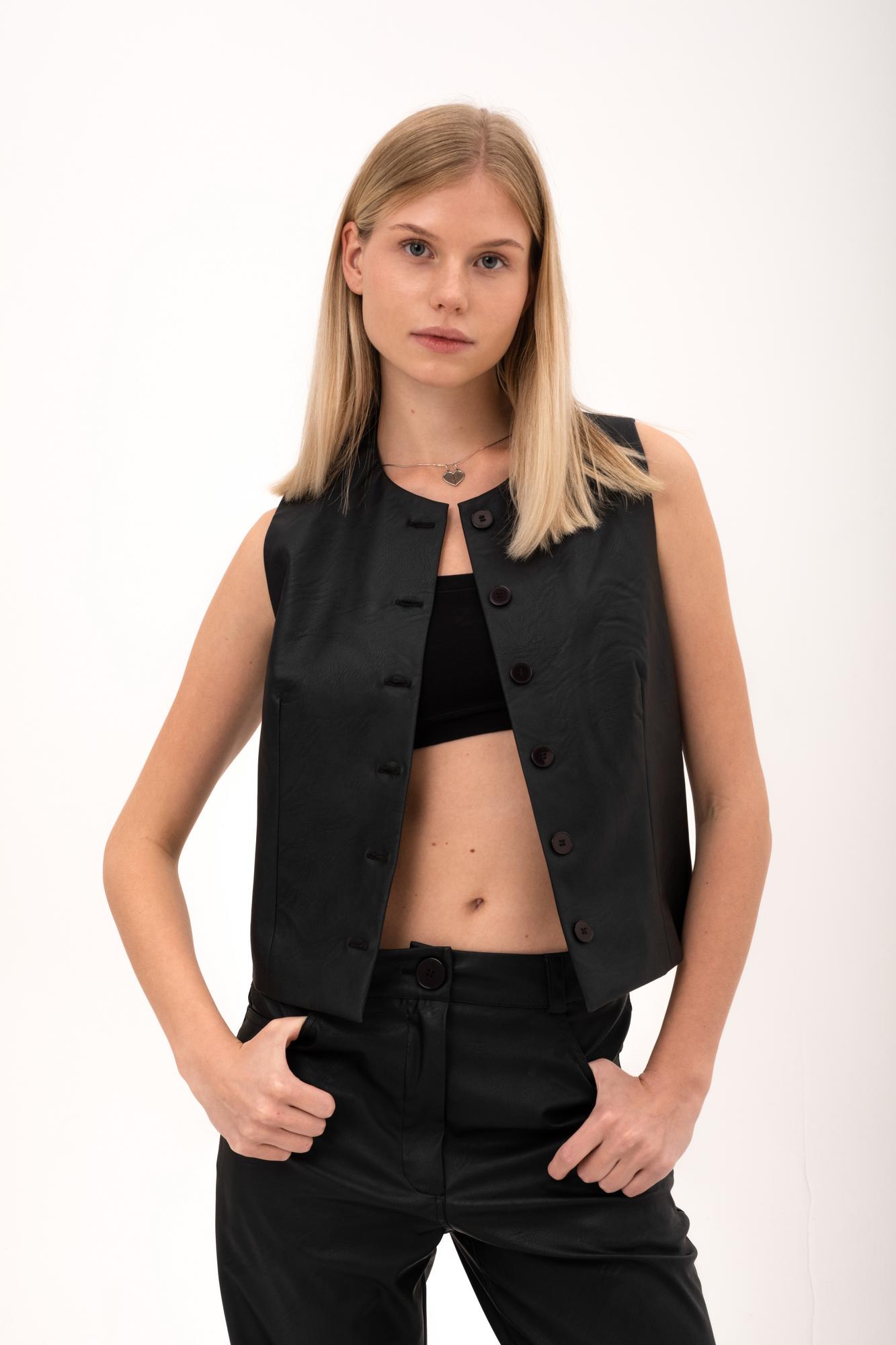 Жилетка-топ из экокожи