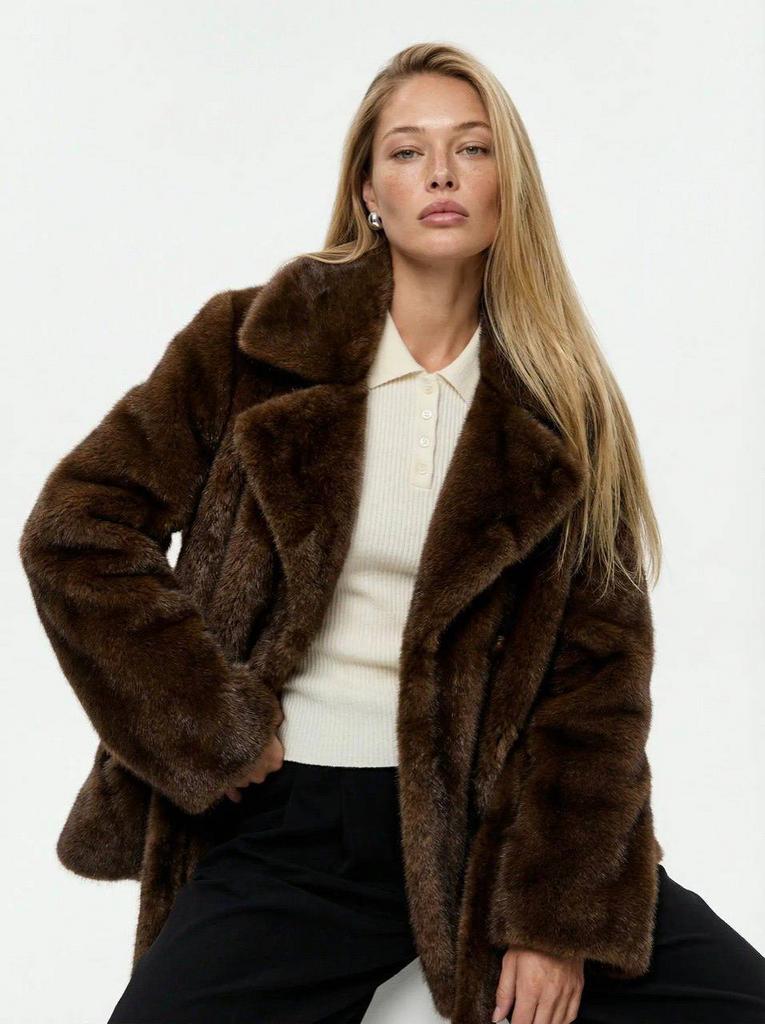 Укороченная шубка под норку из искусственного меха