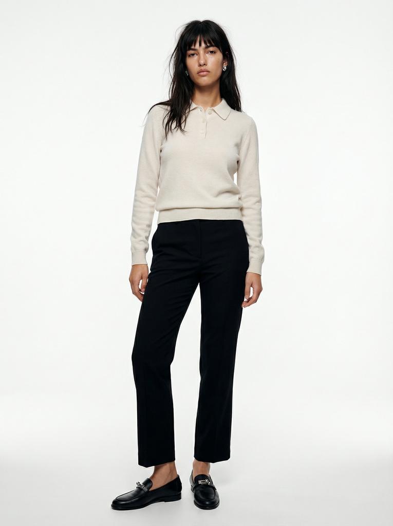 Кофта с воротником на пуговицах белая