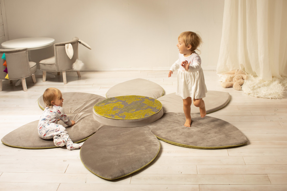 Пуф Цветок Amari Благородный Серый