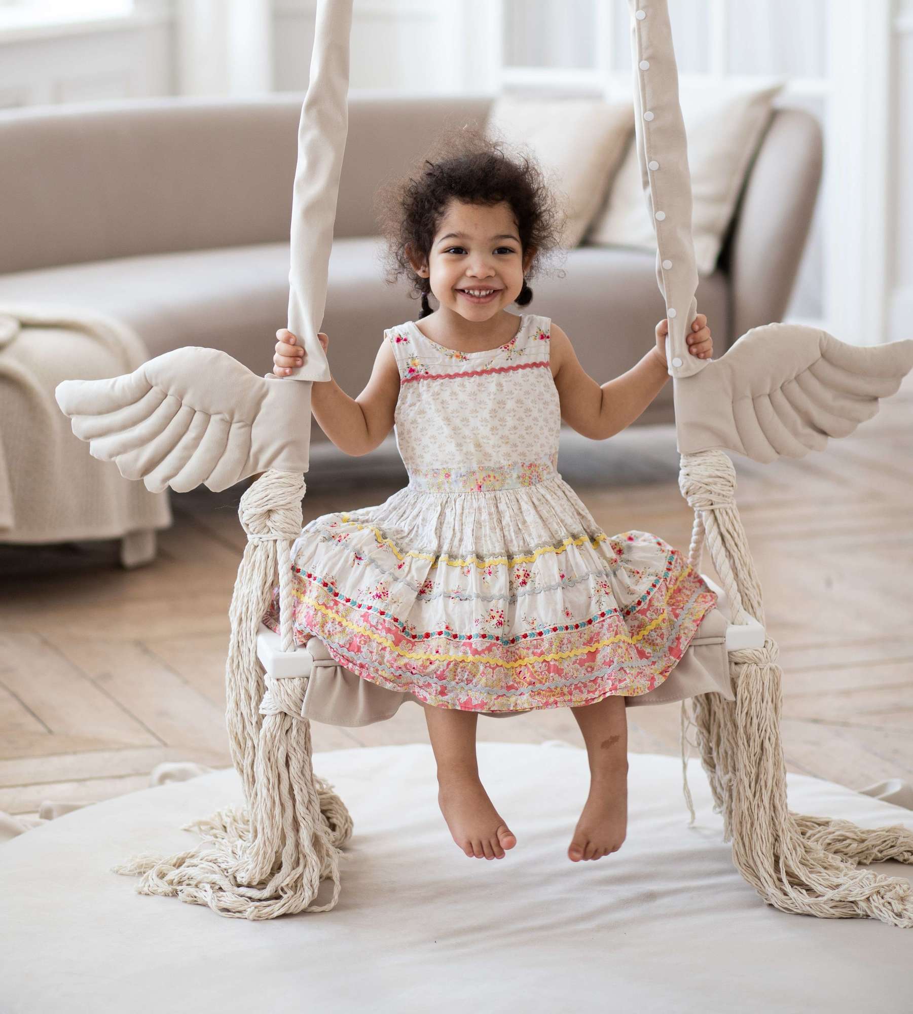 Качель  Крылатая  Амари  Светлый Беж