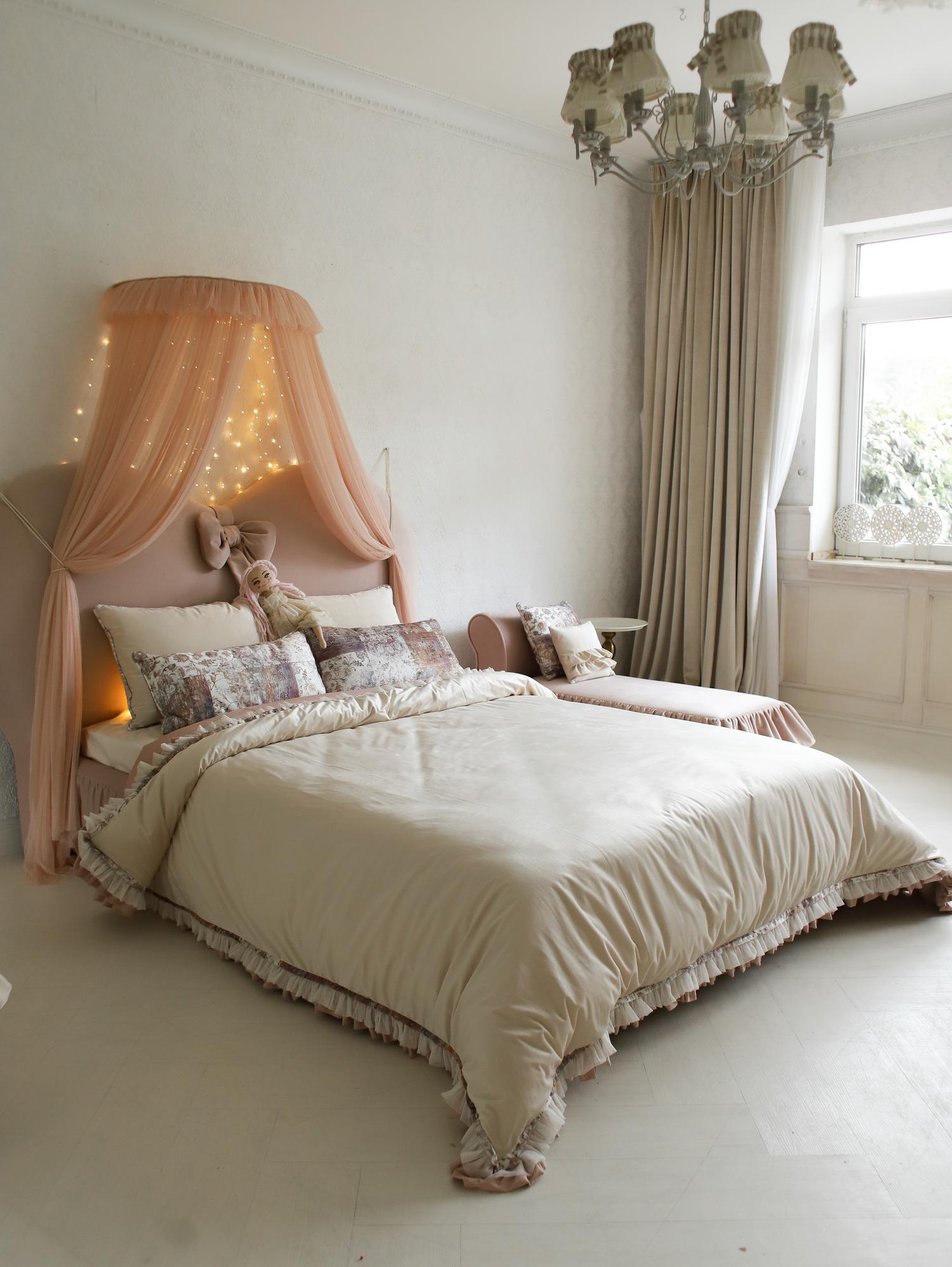 Покрывало с рюшами и кантом большого размера