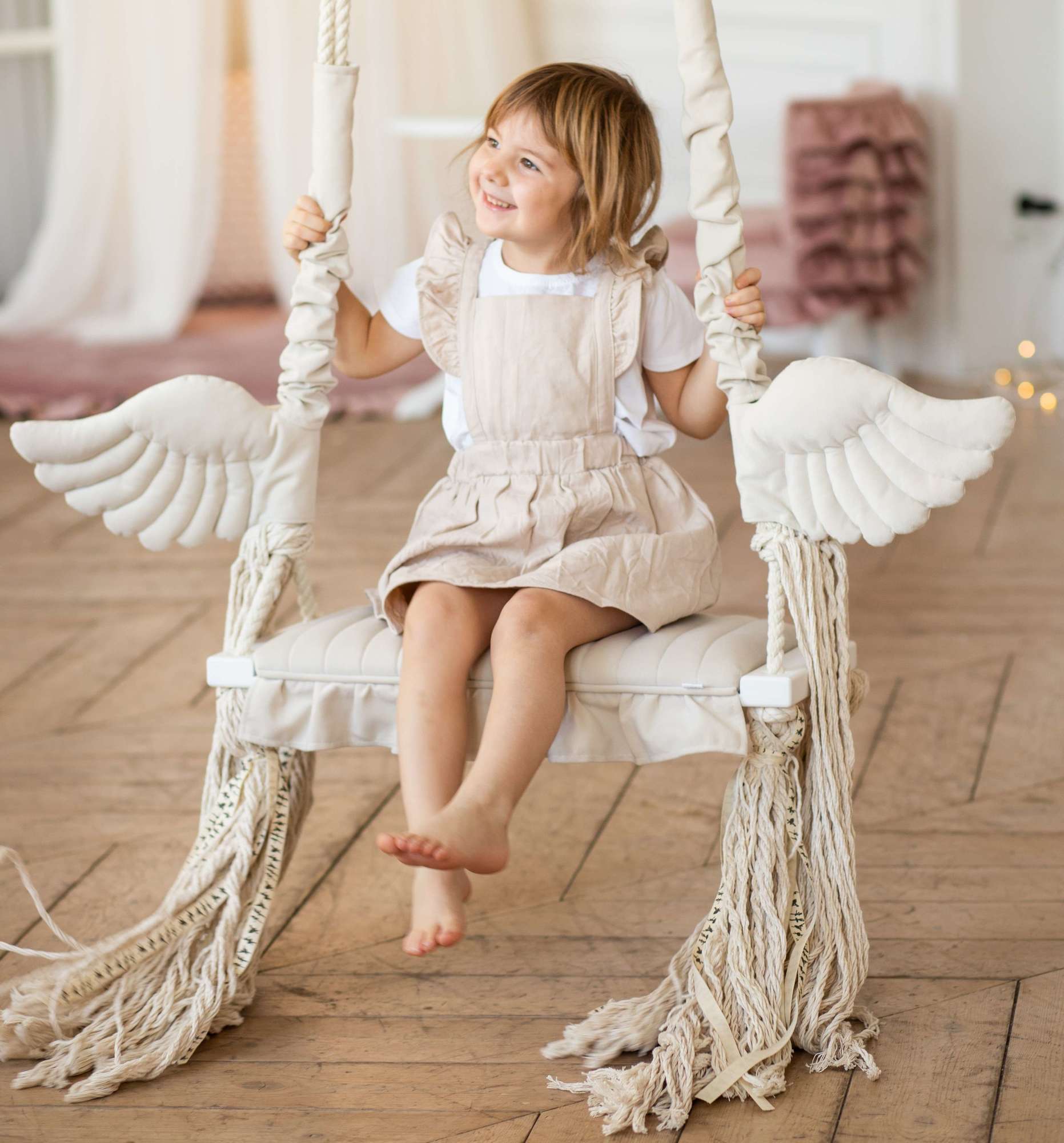 Качель  Крылатая  Амари  Светлый Беж