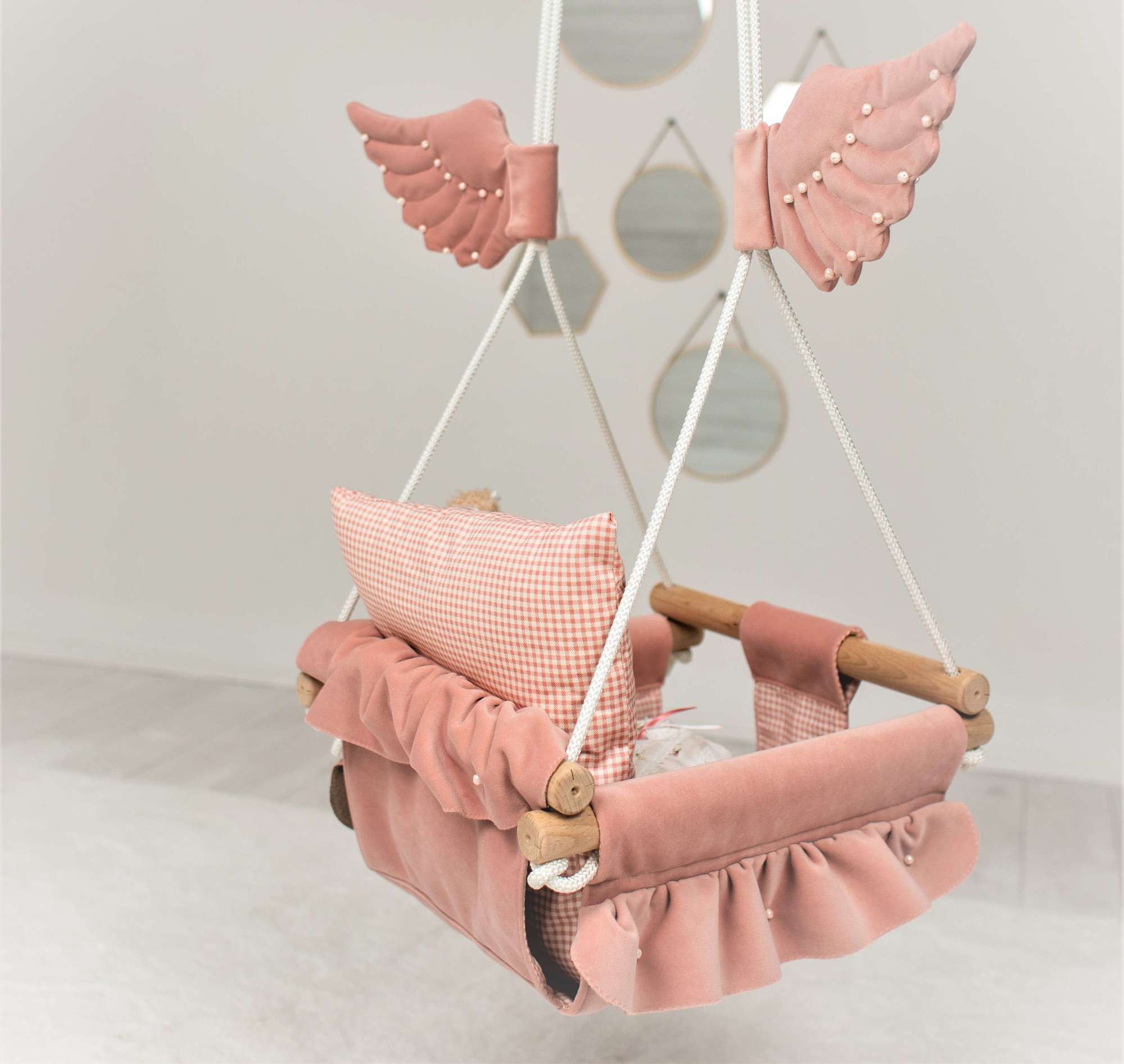 Качель подвесная Амари Подарочные Крылатик Бусинки