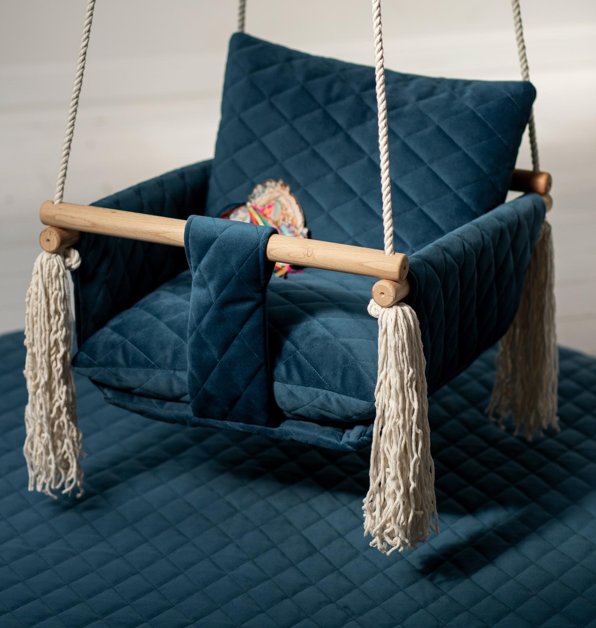 Качель подвесная Амари  Синее Море с пуфом-ковром в комплекте