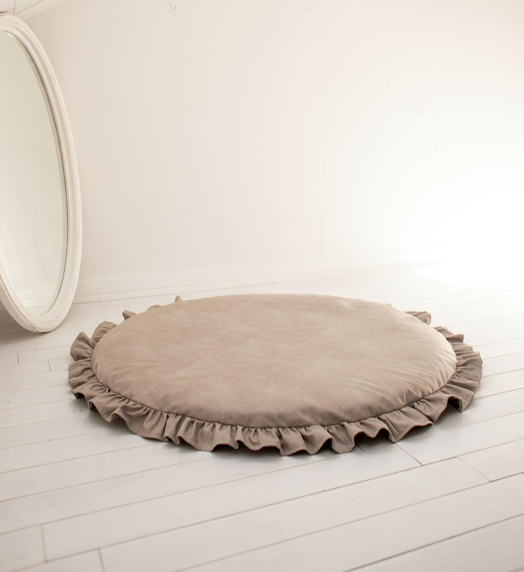 Пуф круглый с рюшей Бежево-серый