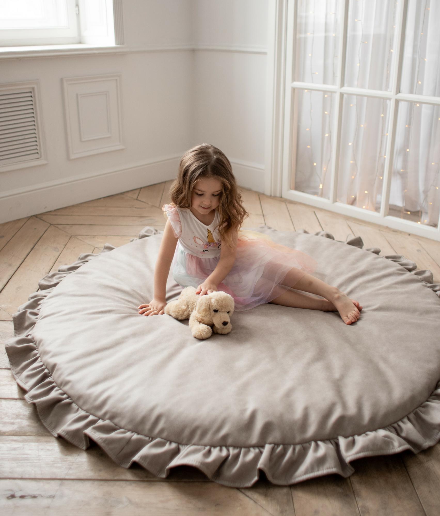 Ковер круглый с рюшей из нубука