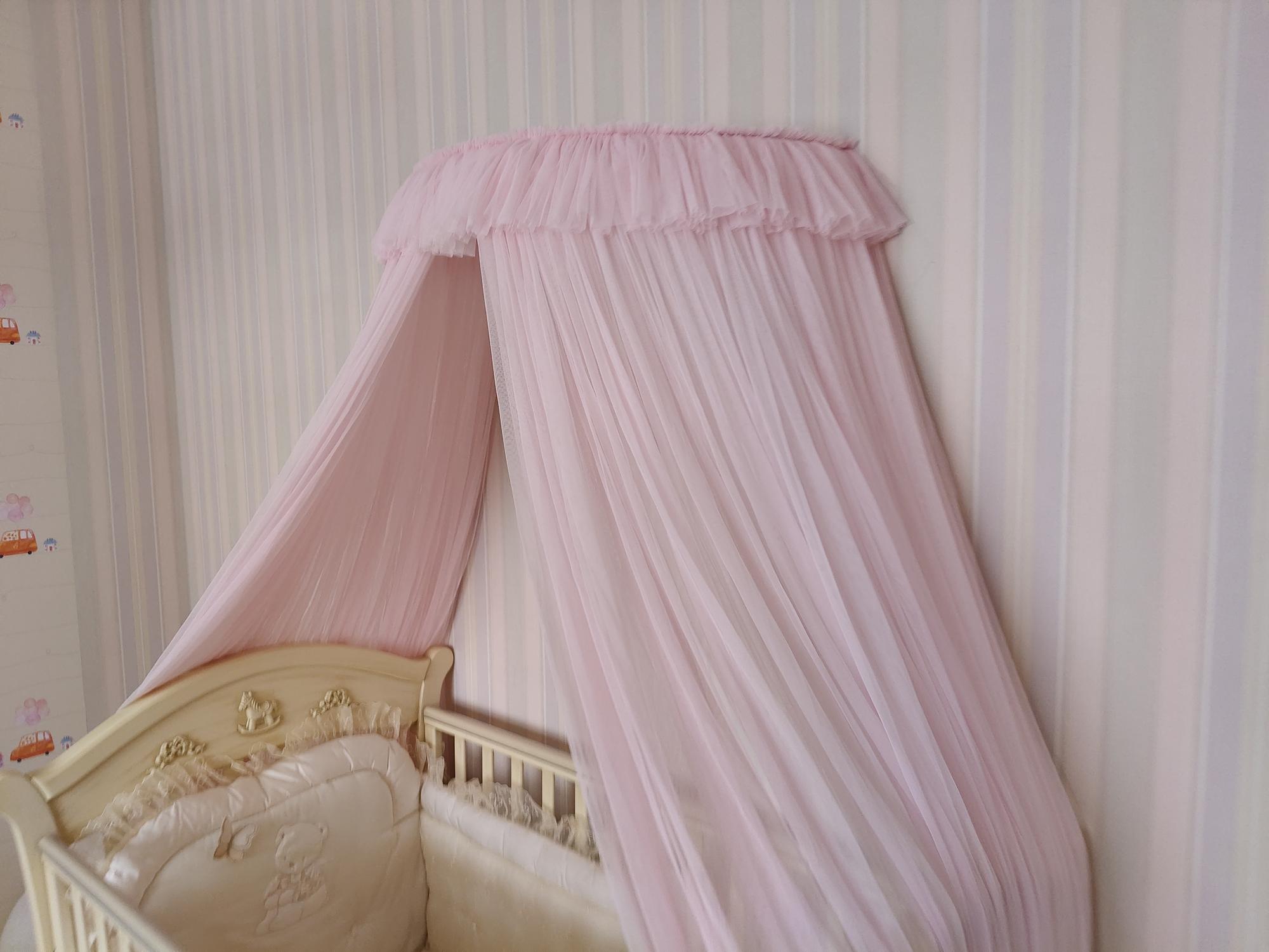 Балдахин нежно розовый  настенный с карнизом