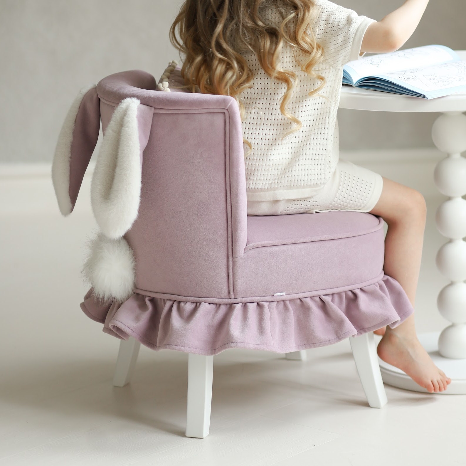 Детское кресло Amari  Зайка Фиалка