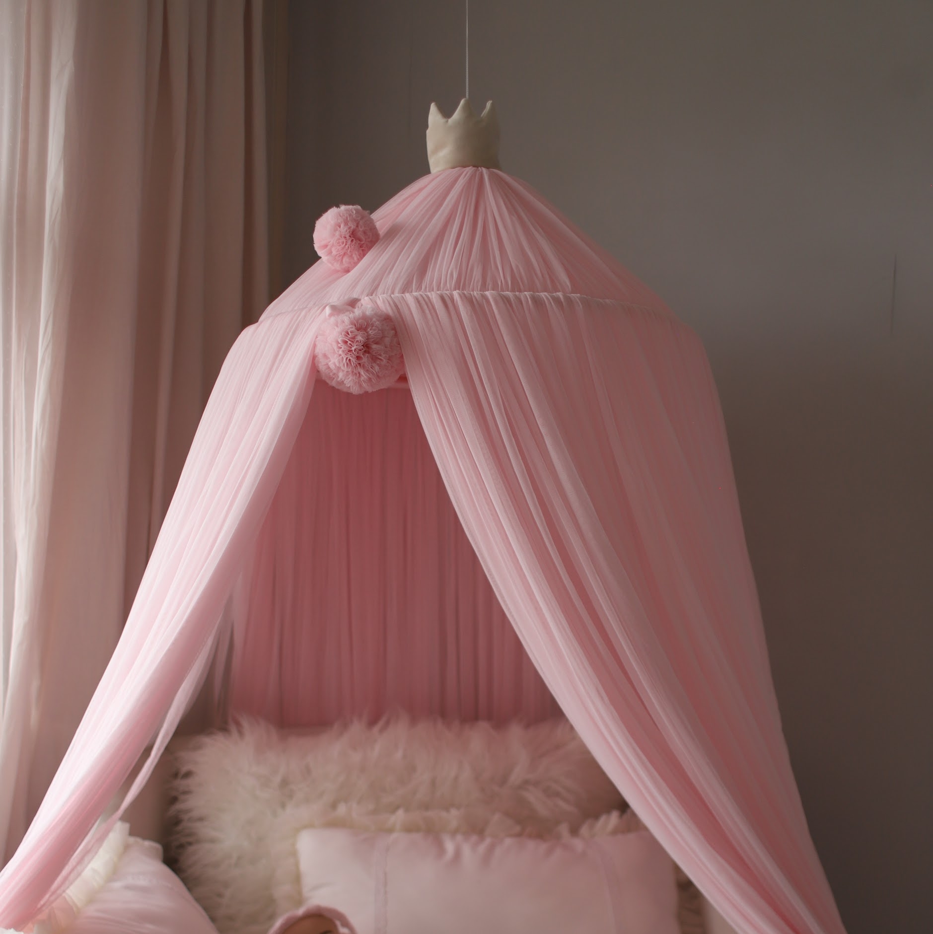 Балдахин Фатиновый Пышный с помпоном нежно розовый