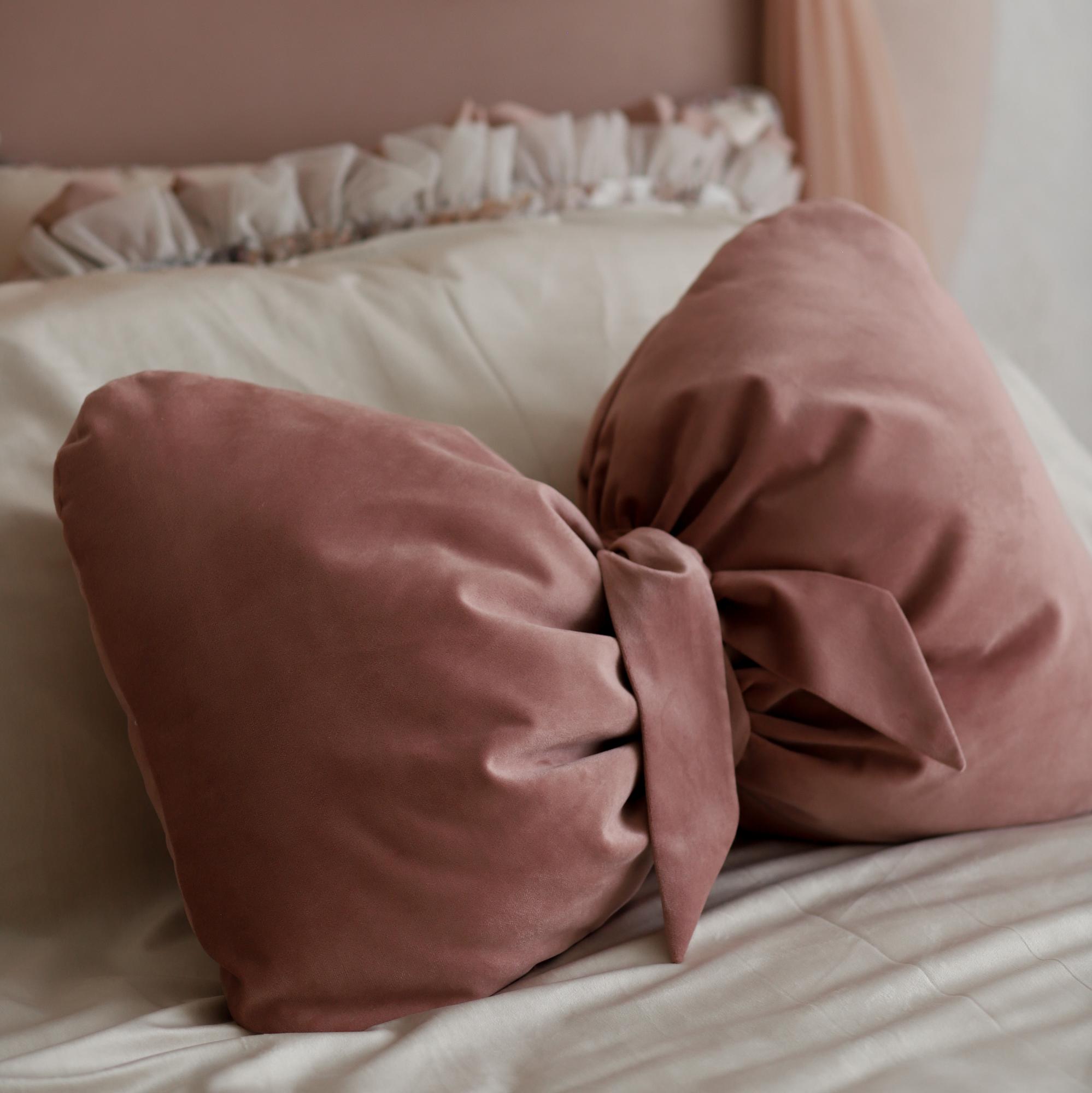 Подушка розовый бант