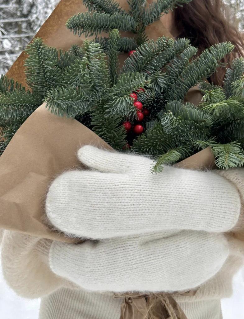 Варежки НОРА молочные