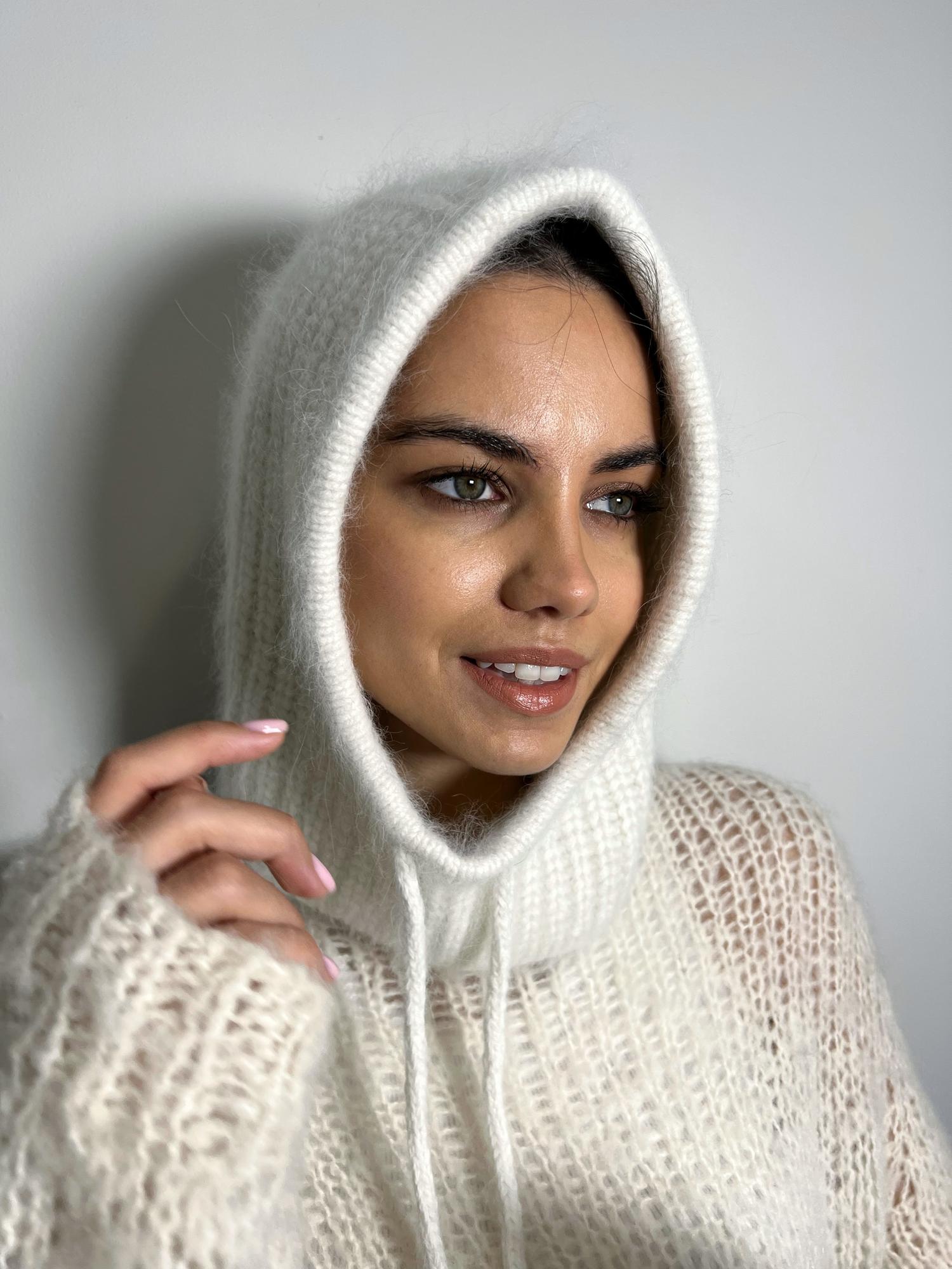 Капюшон из пуха норки молочный