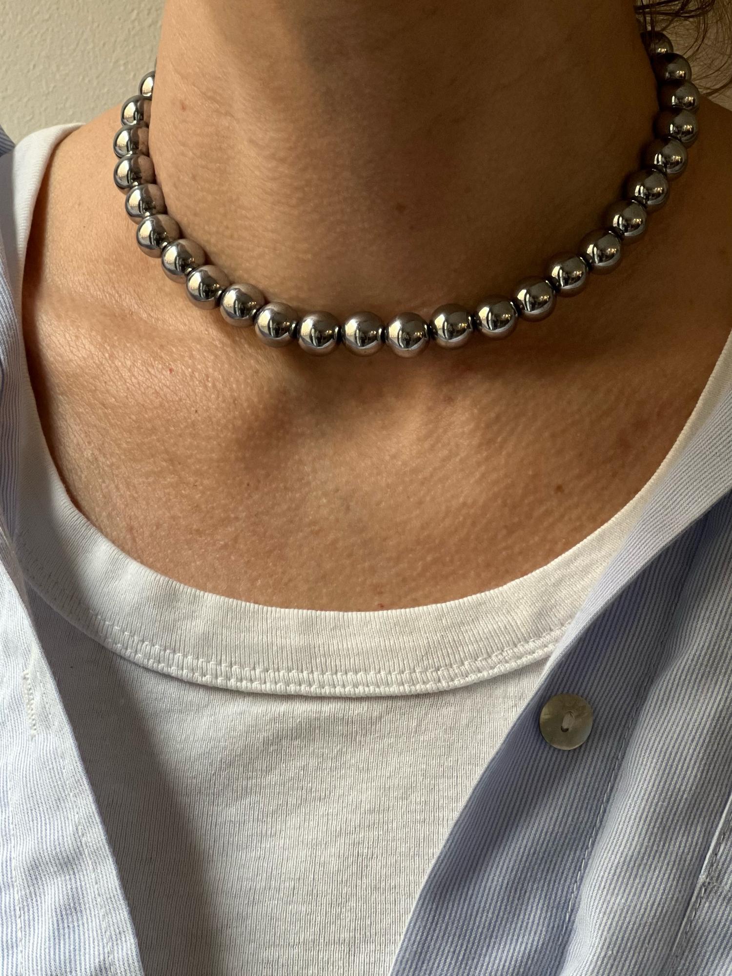 Колье из серебряного гематита 10 мм