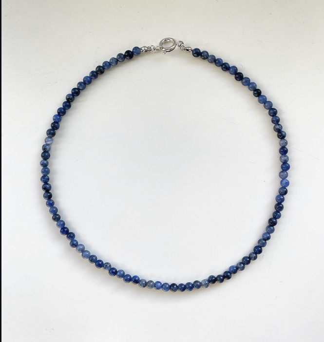 Колье из бусин Содалит 4 мм, gold/silver