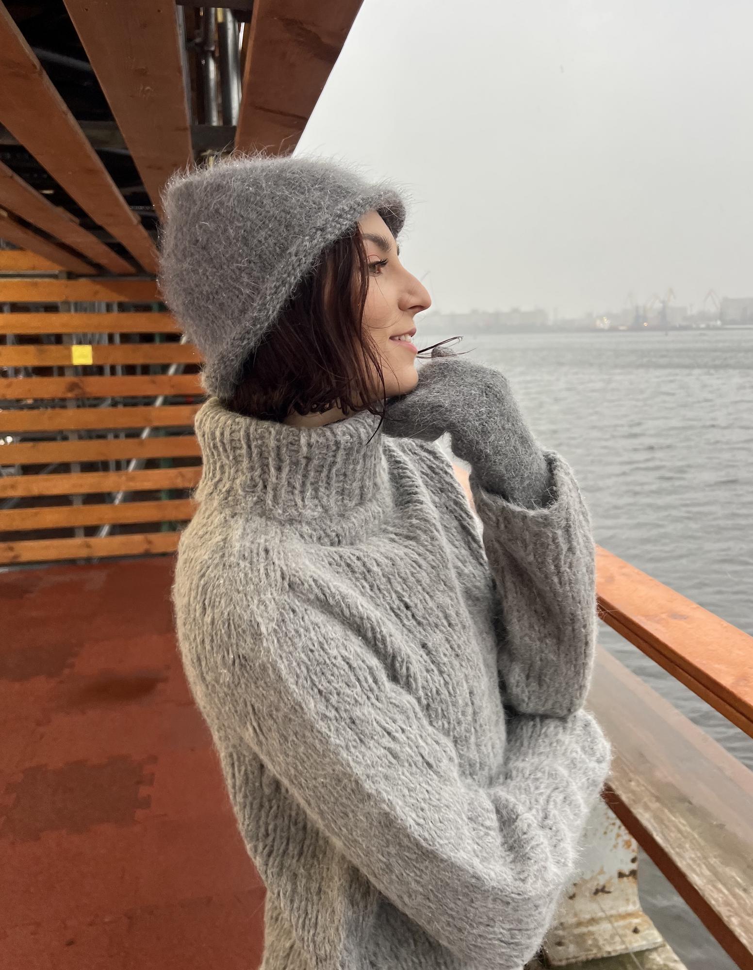 Свитер Snow серый