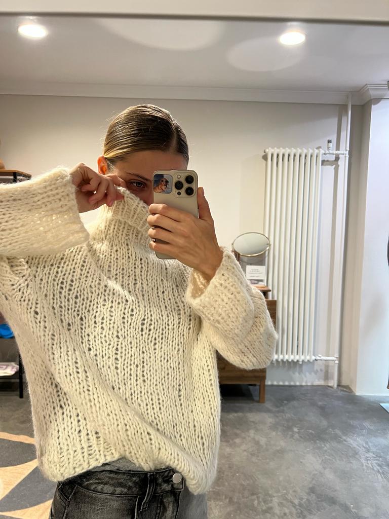 Свитер Snow молочный